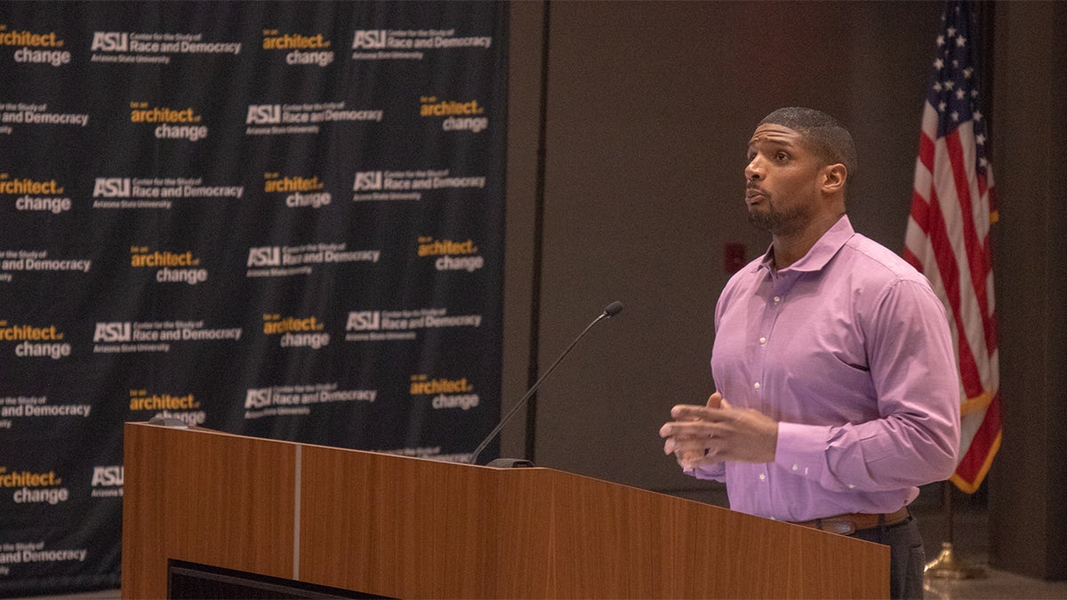 Former NFL player to present 'Business of Football' lecture