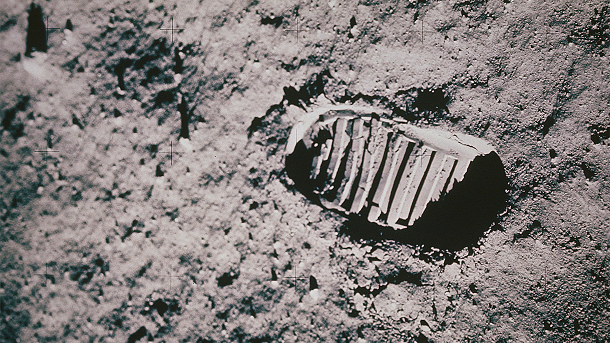 Neil Armstrong, moon landing, first step