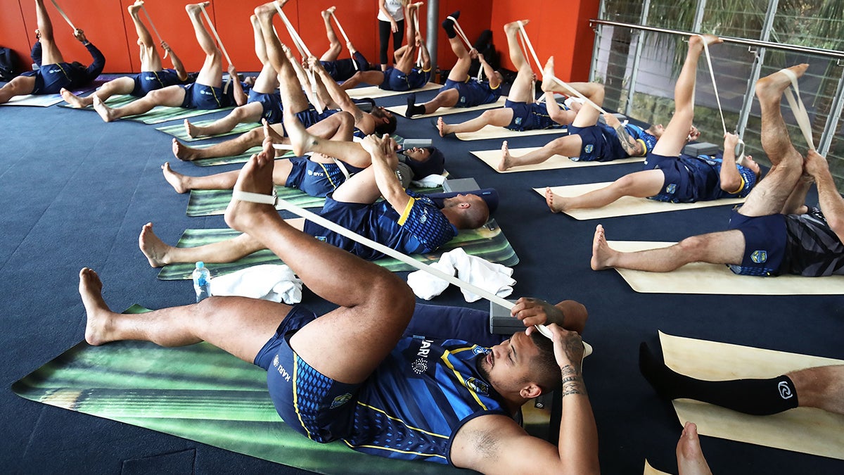 The Benefits of Yoga for Athletes: Enhancing Performance and Mind-Body  Connection - Elite Sports Clubs