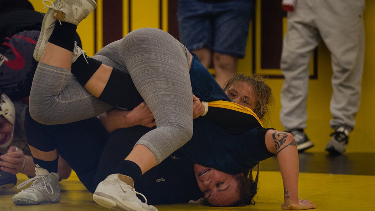 Japanese Girls Wrestle