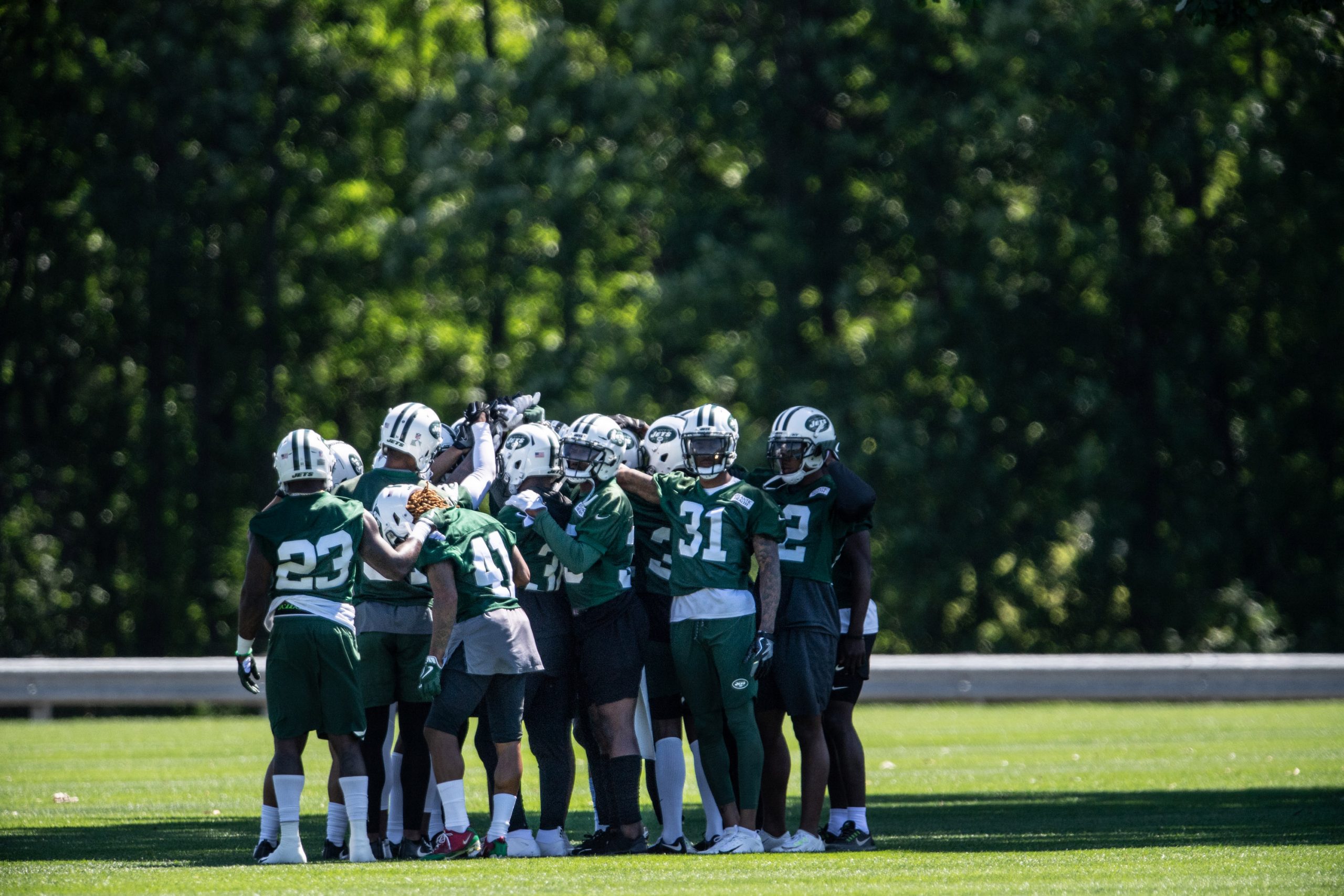 The New York Jets work out during the NFL offseason.